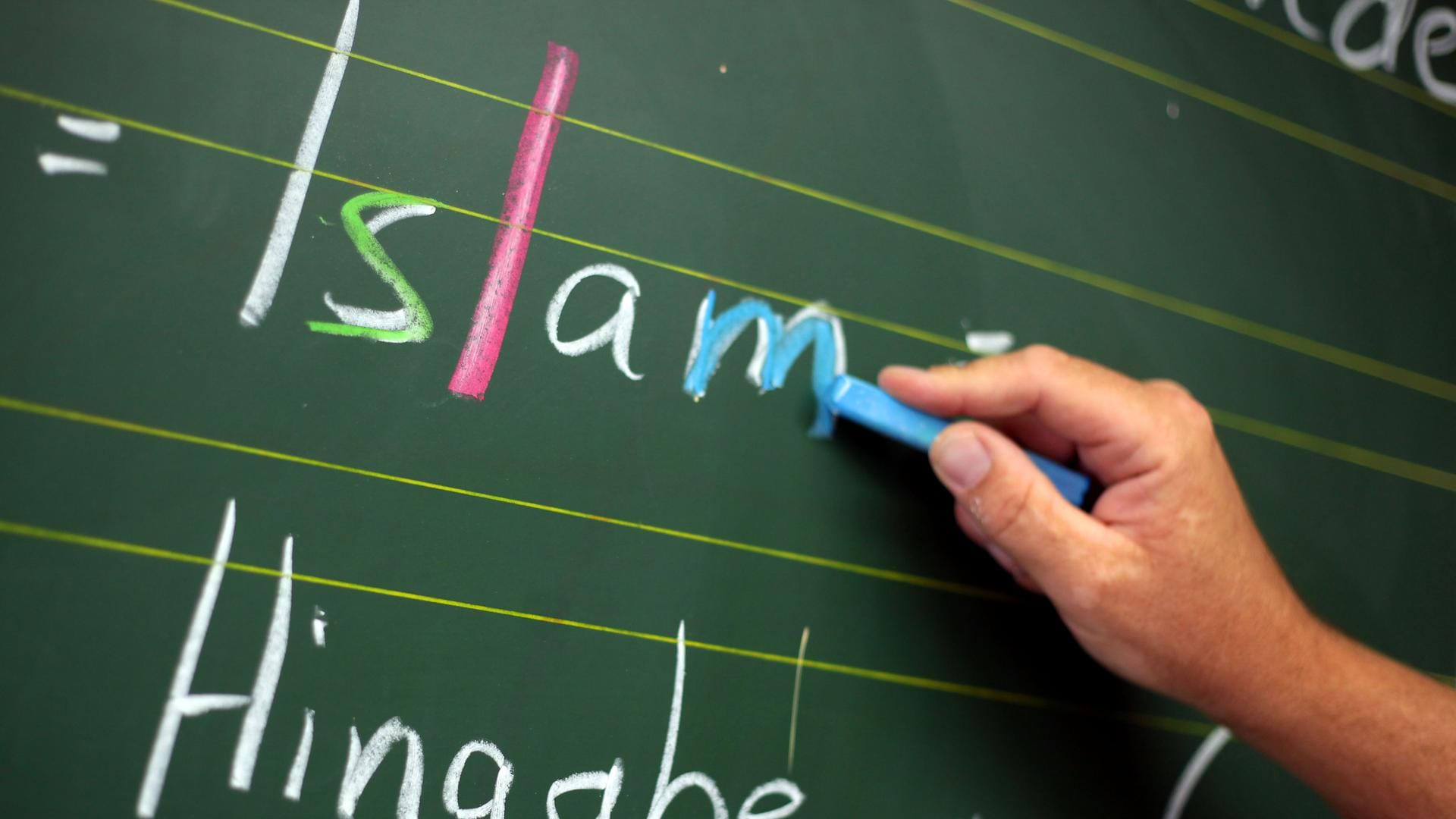 Islamischer Religionsunterricht an staatlichen Schulen  Ein Beitrag zur Prävention von Islamismus und Extremismus?